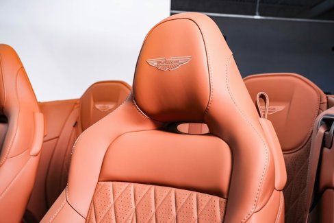 New 2025 Aston Martin DB12 Convertible image 21