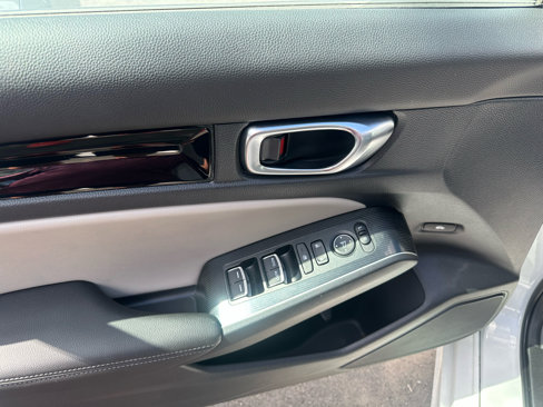 Used 2022 Honda Civic Touring image 8