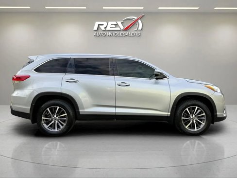 Used 2019 Toyota Highlander XLE image 6