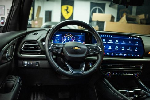 Used 2025 Chevrolet Traverse LT image 17
