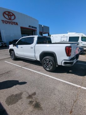 Used 2025 GMC Sierra 1500 AT4 w/ AT4 Premium Package image 4