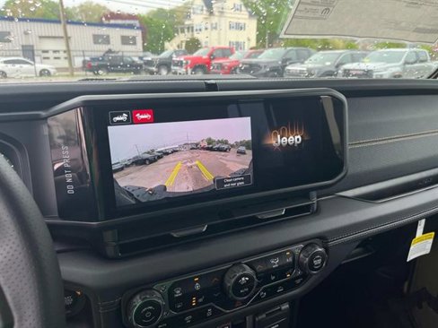 New 2025 Jeep Wrangler Unlimited Rubicon 392 image 12