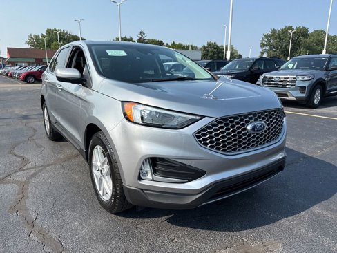 Used 2024 Ford Edge SEL w/ Convenience Package image 4