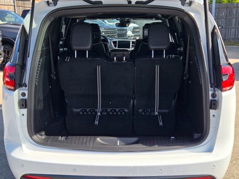 New 2026 Chrysler Pacifica Limited image 12