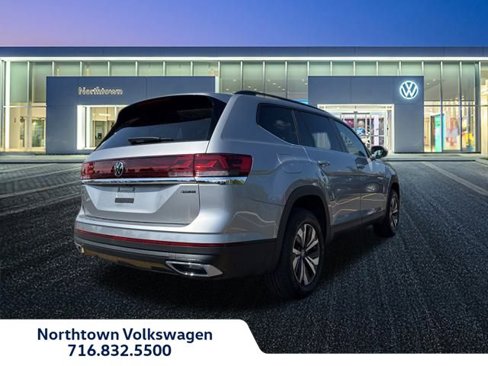 Certified 2025 Volkswagen Atlas SE image 3