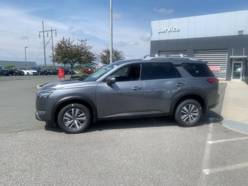 New 2025 Nissan Pathfinder SL image 4