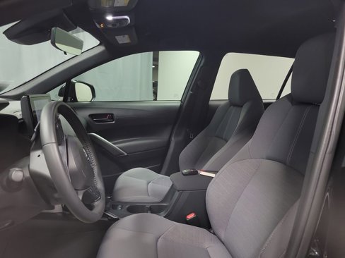 Used 2024 Toyota Corolla Cross SE image 12