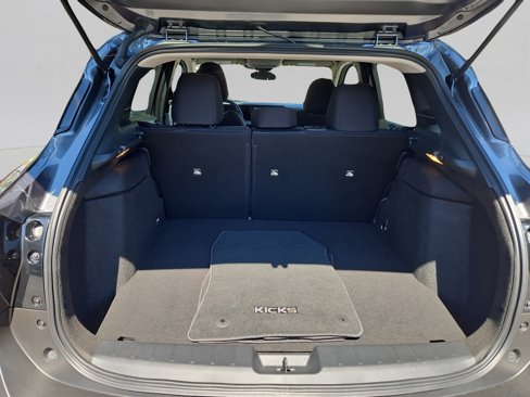 Used 2025 Nissan Kicks SV image 27