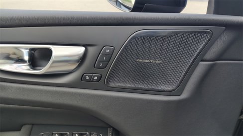 New 2025 Volvo XC60 B5 Ultra w/ Protection Package Premier image 10
