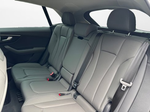 Certified 2025 Audi Q8 Premium Plus image 12