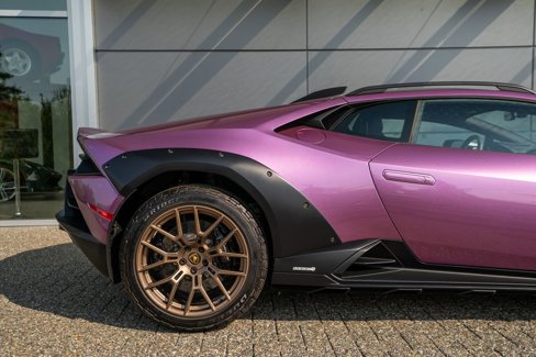 Used 2024 Lamborghini Huracan Sterrato image 8