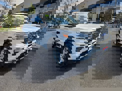 Used 2023 Ford Explorer XLT w/ Equipment Group 202A image 1