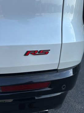 Used 2024 Chevrolet Traverse RS image 17