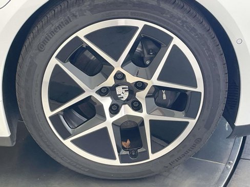 New 2025 Porsche Taycan image 14