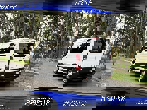 Used 2020 Ford Transit 150 XLT image 10