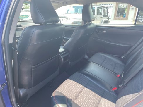Used 2015 Toyota Camry LE image 25