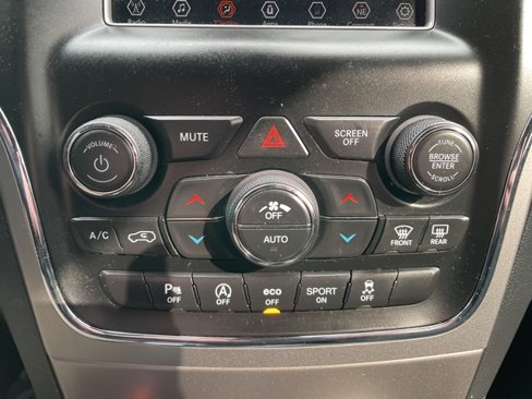 Used 2020 Jeep Grand Cherokee Laredo image 15