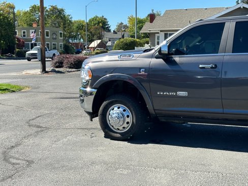 Used 2022 RAM 3500 Limited image 11