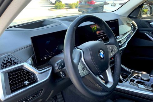 Used 2024 BMW X7 xDrive40i w/ Premium Package image 16