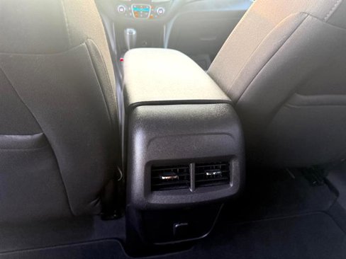 Used 2018 Chevrolet Equinox LT image 39