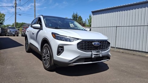 New 2025 Ford Escape SE w/ Class II Trailer Tow Package image 5