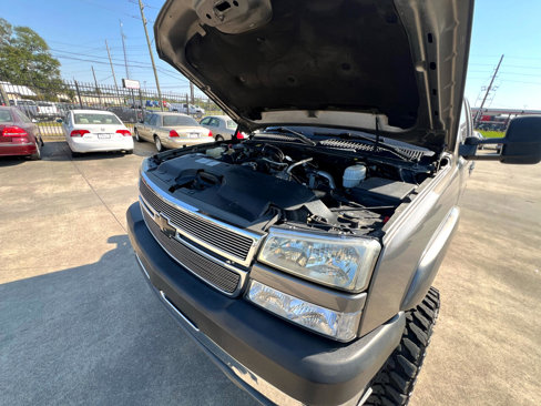 Used 2006 Chevrolet Silverado 2500 LT w/ Heavy-Duty Power Package image 57