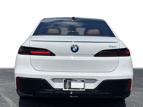 New 2026 BMW 740i w/ Premium Package image 26