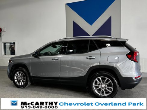 Used 2024 GMC Terrain SLT image 6