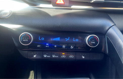 Used 2021 Hyundai Elantra SEL w/ Convenience + Premium Package image 20