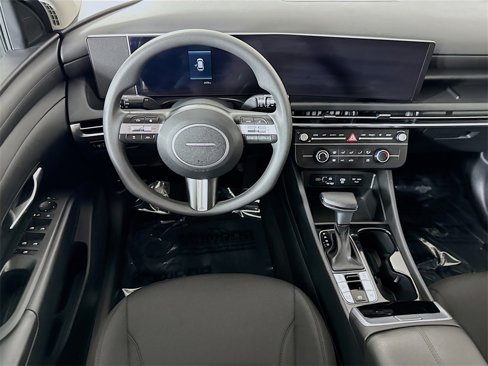 Certified 2025 Hyundai Tucson SE image 4