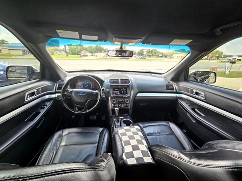 Used 2016 Ford Explorer XLT w/ Equipment Group 202A image 13