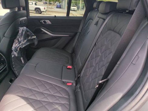 New 2026 BMW X5 xDrive50e w/ Executive Package image 13