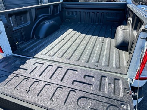 Used 2023 Ford F150 Lariat image 9