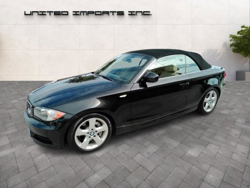Used 2010 BMW 135i Convertible image 23