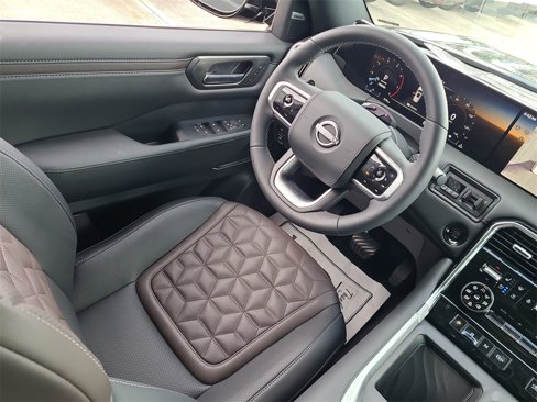 New 2025 Nissan Armada Platinum Reserve image 9