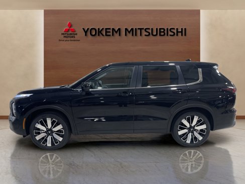 New 2025 Mitsubishi Outlander SE image 2