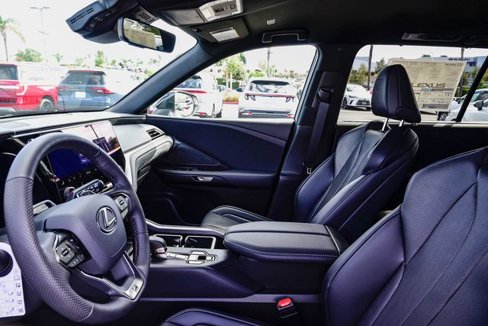 New 2026 Lexus TX 500h AWD image 25