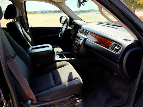 Used 2013 Chevrolet Suburban LS w/ Convenience Package 1 image 19