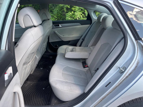 Used 2015 Hyundai Sonata SE w/ Winter Package image 11