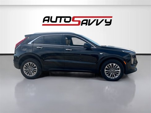 Used 2024 Cadillac XT4 Premium Luxury w/ Cold Weather Package image 8