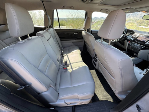 Used 2017 Honda Pilot Touring image 10