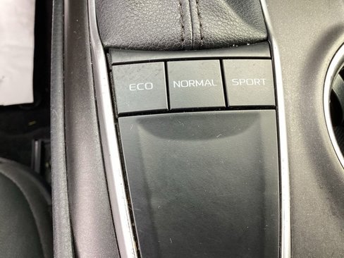 Used 2024 Toyota Camry LE image 31