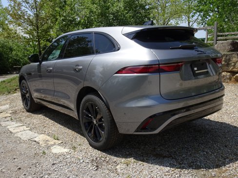 New 2026 Jaguar F-PACE R-Dynamic S image 10