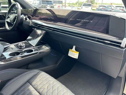 New 2026 Cadillac Escalade IQ Luxury 1 image 12