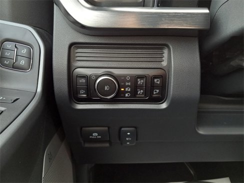 New 2025 Ford F250 Lariat w/ Black Appearance Package image 24
