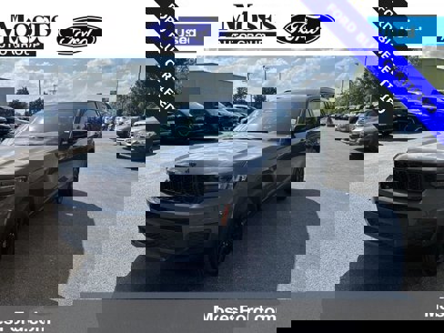 Used 2024 Jeep Grand Cherokee L Laredo image 1