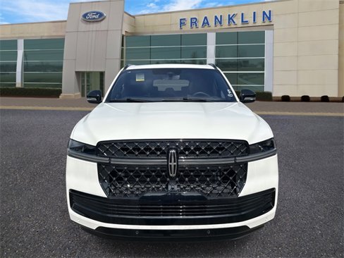 New 2025 Lincoln Navigator L Reserve w/ Jet Appearance Package image 2