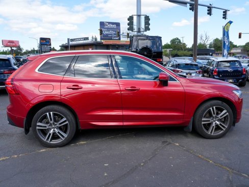 Used 2019 Volvo XC60 T6 Momentum w/ Multimedia Package image 10