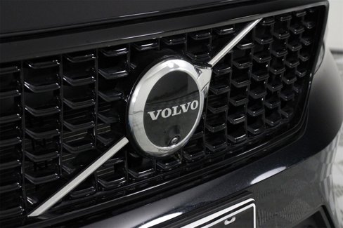 Certified 2025 Volvo XC40 B5 Plus image 27