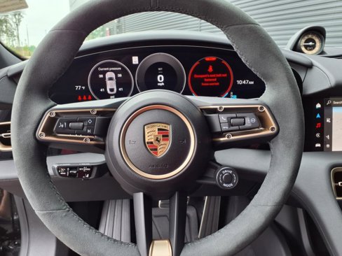 Used 2025 Porsche Taycan 4S image 15